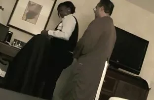 XXX एक सुनहरे बालों सेक्सी मूवी सेक्सी सेक्सी मूवी वाली लड़की के साथ गैंगबैंग जो पेनकेक्स प्यार करता है