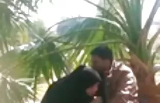 XXX सेक्स फूहड़ जीभ के साथ आदमी प्रसन्न सेक्सी फिल्म वीडियो फुल और निगल