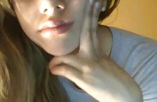 XXX एक आदमी को बांधे और उसे उसमें हिंदी मूवी फिल्म सेक्सी खुद को खोजें