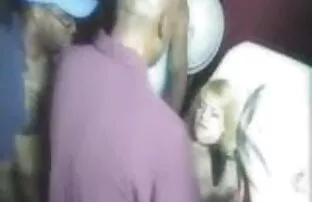 XXX एक अमीर आदमी कुर्सी में गतिविधि से पूरी तरह से गुजराती सेक्सी वीडियो मूवी अलग हो गया है