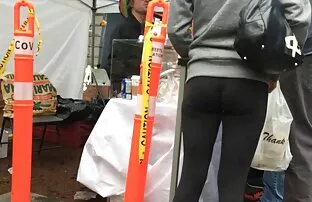 XXX अफ्रीकी जासूस उसके हिंदी पिक्चर सेक्सी मूवी प्रेमी के साथ रहता है