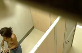 XXX Busty Khokhlushka पर बैठे और अपनी प्रेमिका के सेक्सी फिल्म फुल एचडी में चेहरे